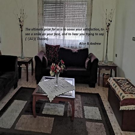 Alice & Andrew Apt. Few Steps To Madaba Old City Center Esterno foto