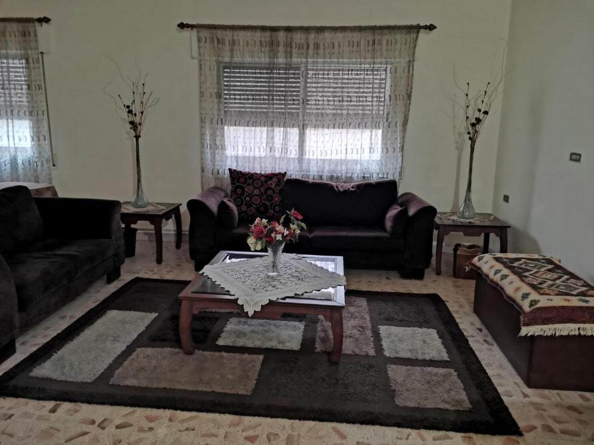 Alice & Andrew Apt. Few Steps To Madaba Old City Center Esterno foto