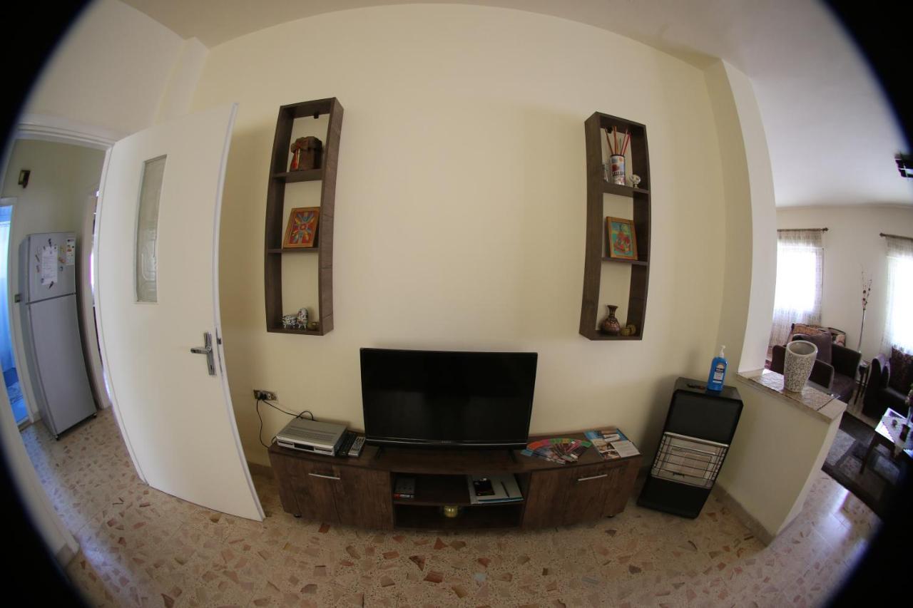 Alice & Andrew Apt. Few Steps To Madaba Old City Center Esterno foto